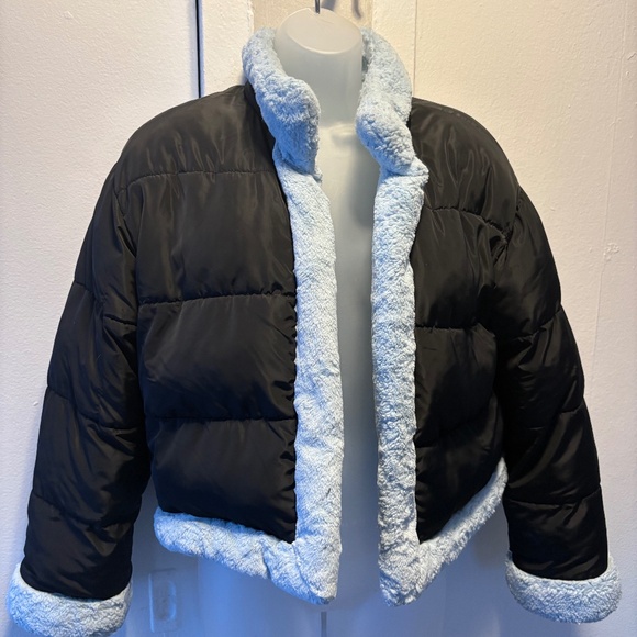 Black Puffer Coat With Fuzzy Inside - Picture 1 of 4
